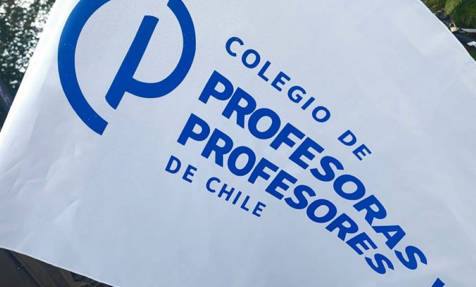 Profesores y comunidad educativa angustiados por despidos masivos en colegios salesianos de Punta Arenas